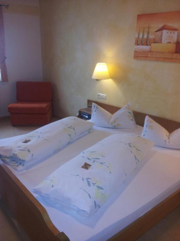Hotel - Restaurant Hirschen - Werneths Landgasthof Beim Europa- Park Rust Rheinhausen Ngoại thất bức ảnh