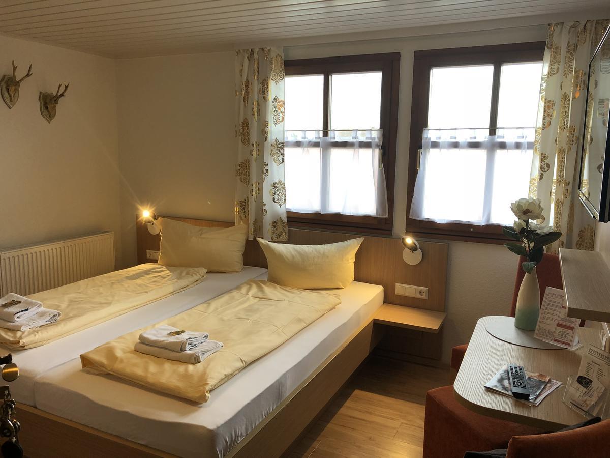 Hotel - Restaurant Hirschen - Werneths Landgasthof Beim Europa- Park Rust Rheinhausen Ngoại thất bức ảnh
